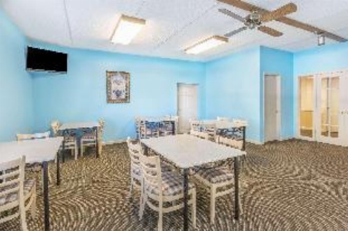 Super 8 by Wyndham Knoxville Downtown Area image 10