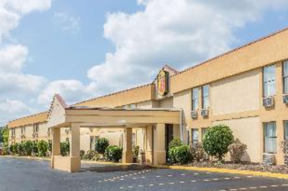 Super 8 by Wyndham Knoxville Downtown Area